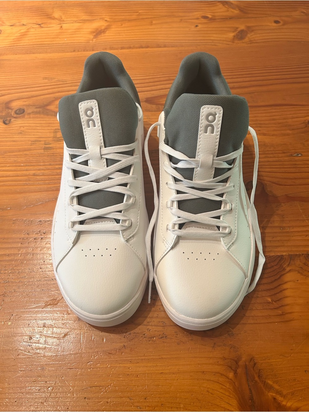 On Running Men’s Low-Top Sneakers in White and Gray